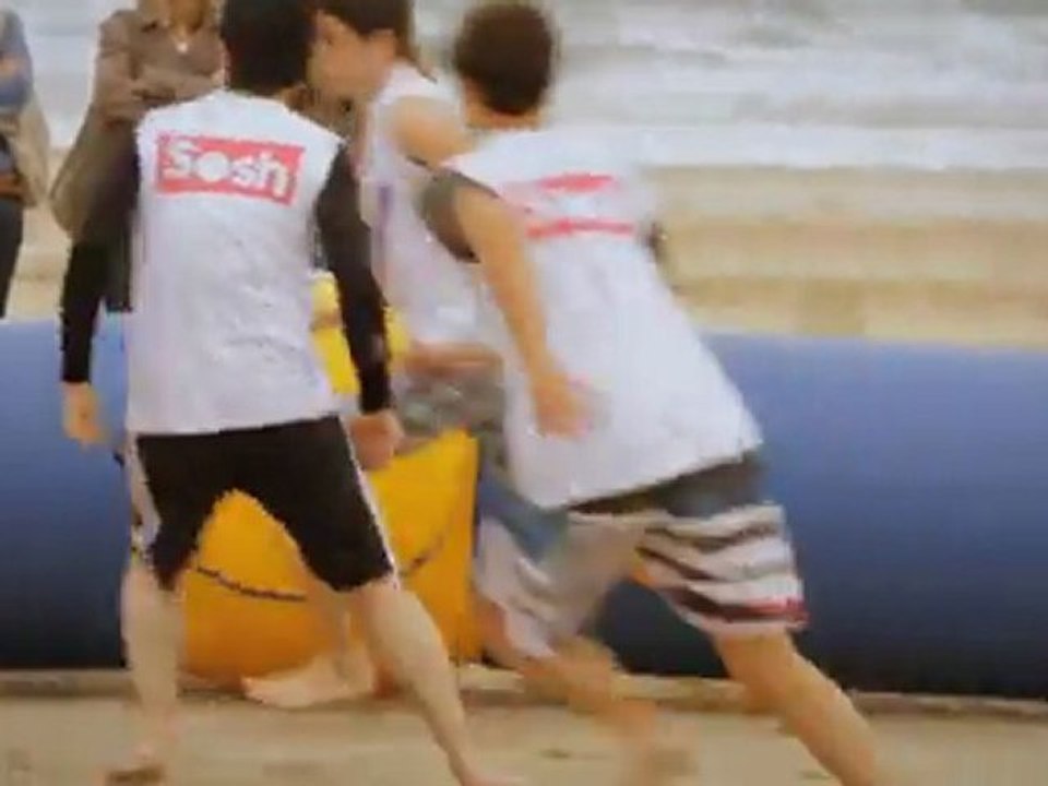 Sosh x Yelle ! Beach Soccer avec Yelle - Teaser