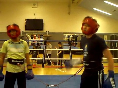 [Distanceur] Jeunes enfants boxeurs