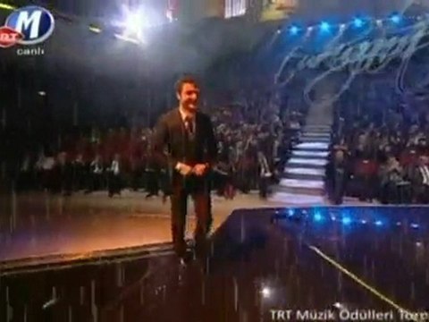 Sinan Özen Yılın Fantezi Müzik Sanatçısı