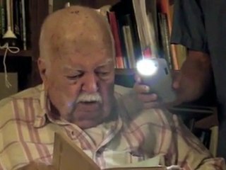 Juan Mari Brás lee poemas de Lloréns