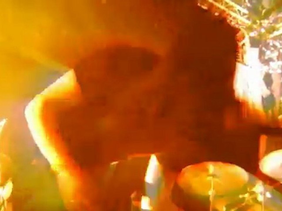 BLUTMOND - You Vs. The Modern Lifestyle Obsession (Live)