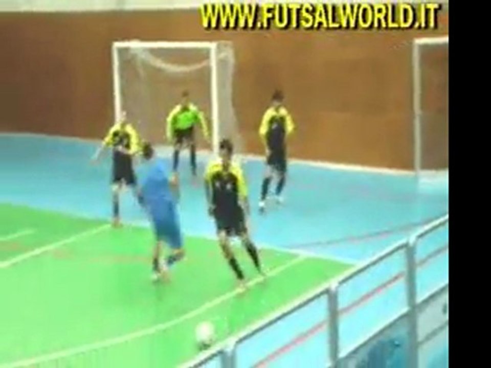 1/9/11 Futsal : highlights !!! Metropolis VS FC Bergamo Calcetto