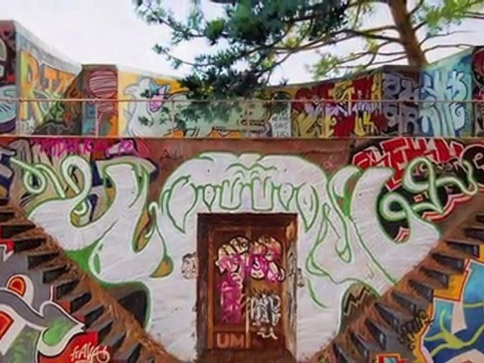 Artist Jessica Hess interview on "It Finds You" at ...