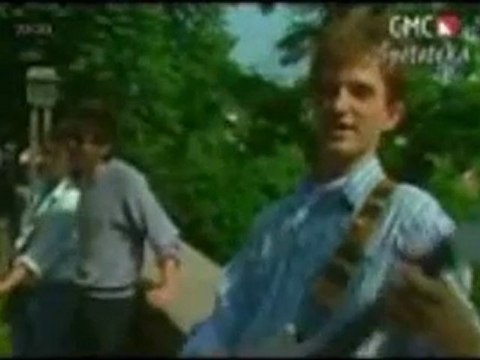 CRVENA JABUKA - Zovu nas ulice (1988)