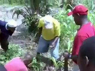 MAN WITH NO HANDS HELPS OTHERS - CBN.com