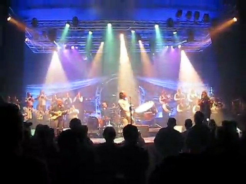 Carlos Nuñez (& bagadoù Fougères et Vire) - Green Lands