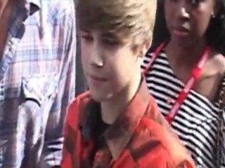 Justin Bieber PUNKS Taylor Swift on MTV