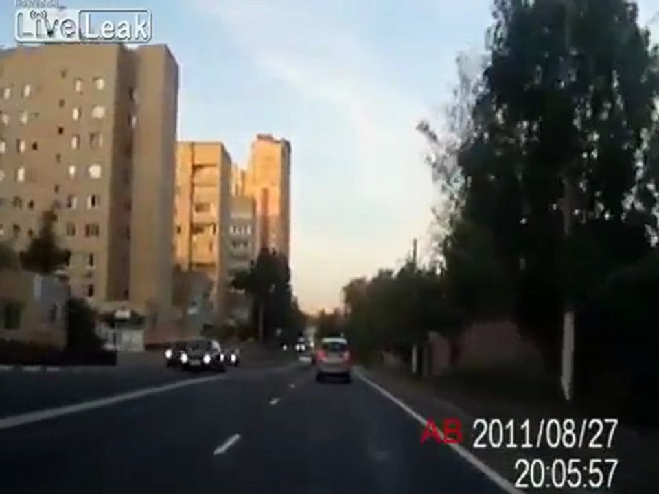 Einige vergessen, die Verkehrsregeln - Crash