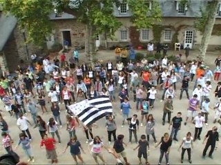 Tressaint 2011 Flashmob "Resurrection dance" retraite Lycéens