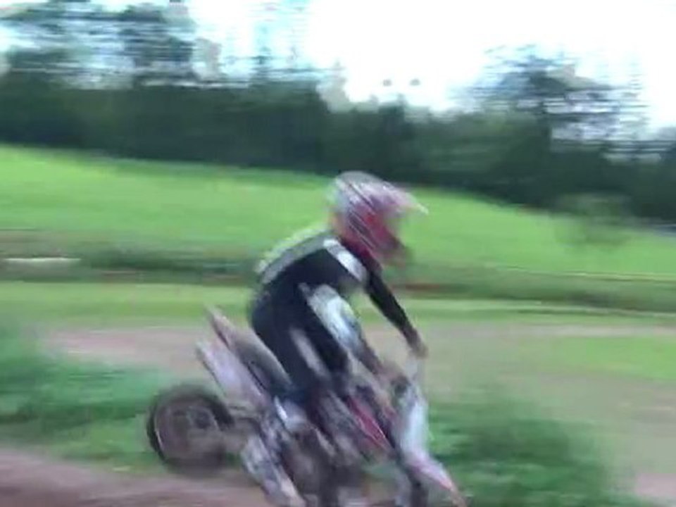 20110826110902 MotoCross 1er saut