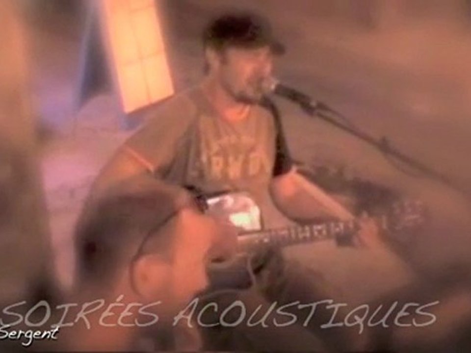 In My Place de ColdPlay aux Soirées Acoustiques du Sergent ( Acoustic guitar bass cover )