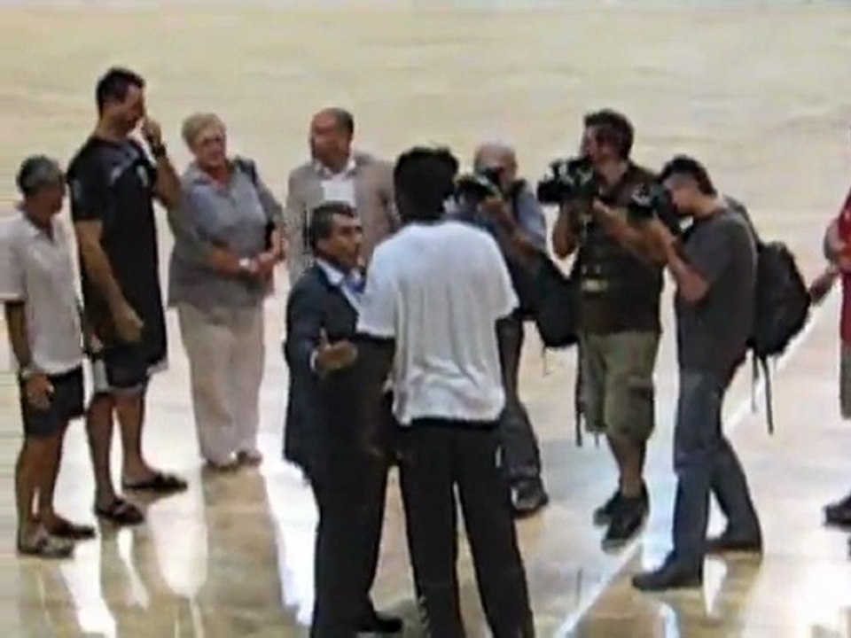 Masters Handball Grenoble : remise des clefs de la ville a Daouda Karaboue, Jerome Fernandez et Arnaud Bingo