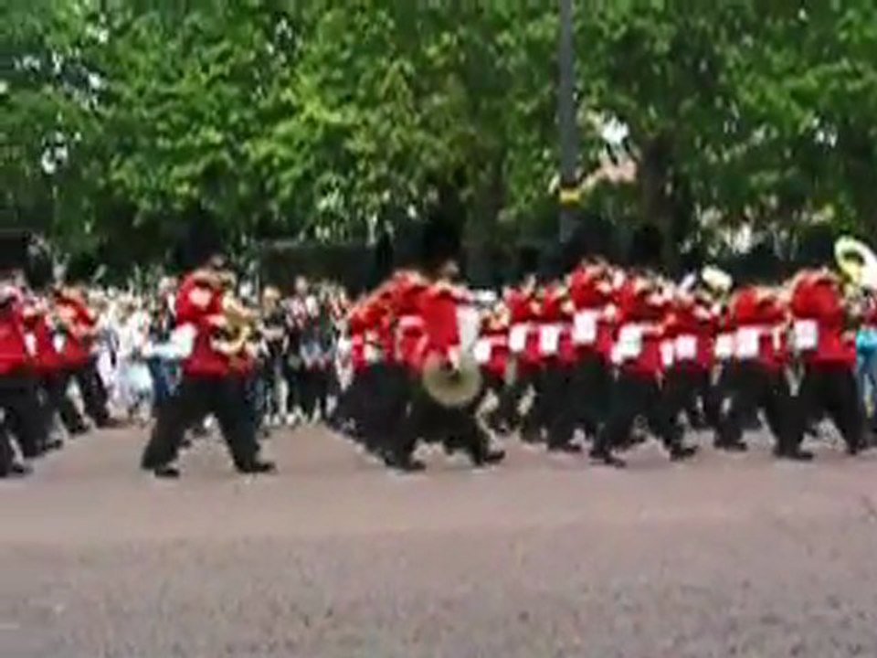 Relève de la garde à Buckigham Palace
