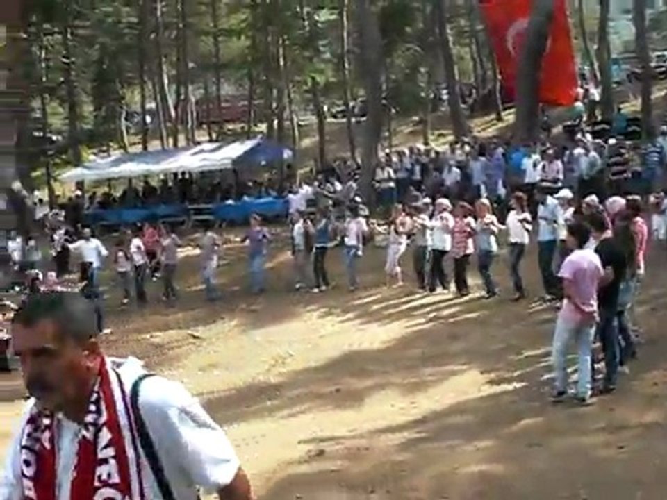 SANATCI CUMALİ ATİLLA  TAŞOVA BORABOY U SALLADI www.haberamasya.com