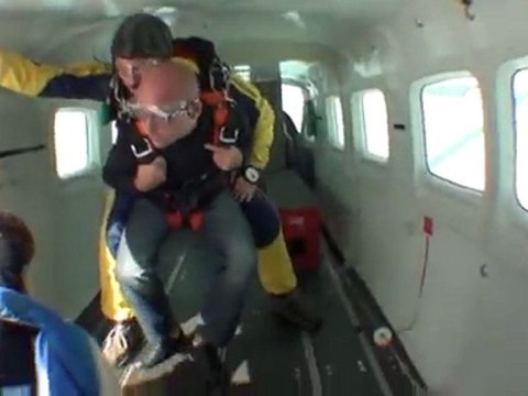 Saut en parachute pour les 30(2)ans de Benett