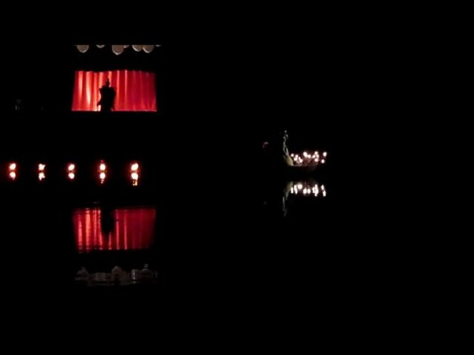 AZAY LE RIDEAU: spectacle nocturne au château