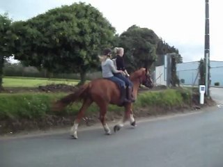 angel et sa nièce manon a deux sur uno