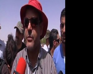 'Noose tightens' around Gaddafi