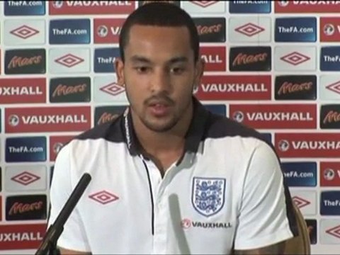 GB - Walcott: Contro il Galles nessuna scusa