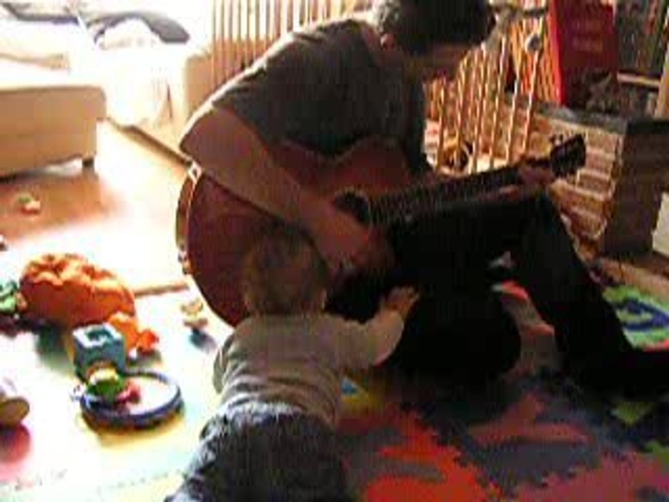 Je me mets assis (presque) sans aide !