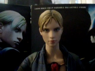 mes video de mes figure jill valentine hot toys  4 septembre 11 002