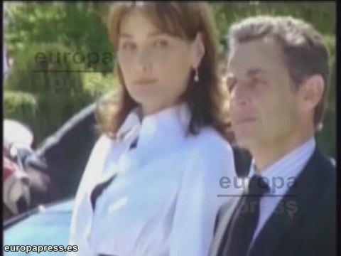 Carla Bruni no dejará que fotografíen a su bebé