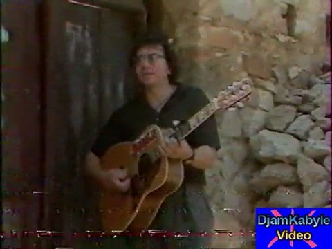 Madjid Soula Assem Yellan Deg Tudrine 1990 (Clip de Kabylie)