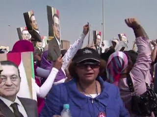 Le procès Moubarak reprend, heurts devant l'école de police