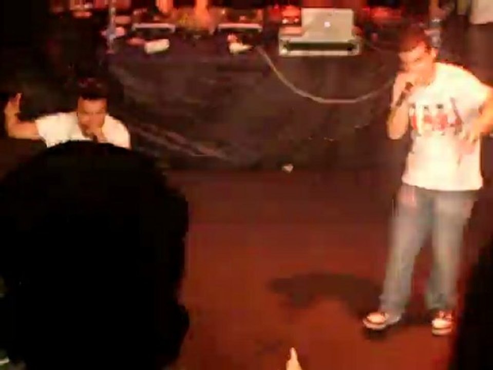 SANSAR SALVO @ BÜYÜLÜ SAHNE ( 04.09.2011 )