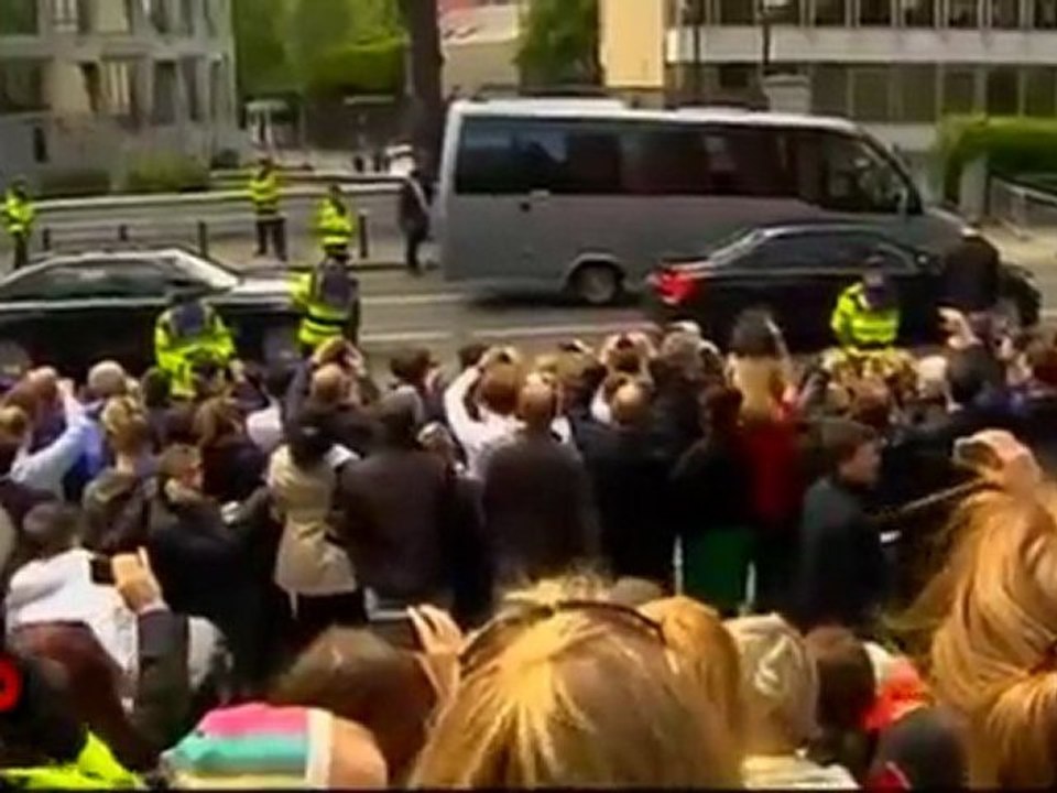 Obama's Limo Gets Stuck