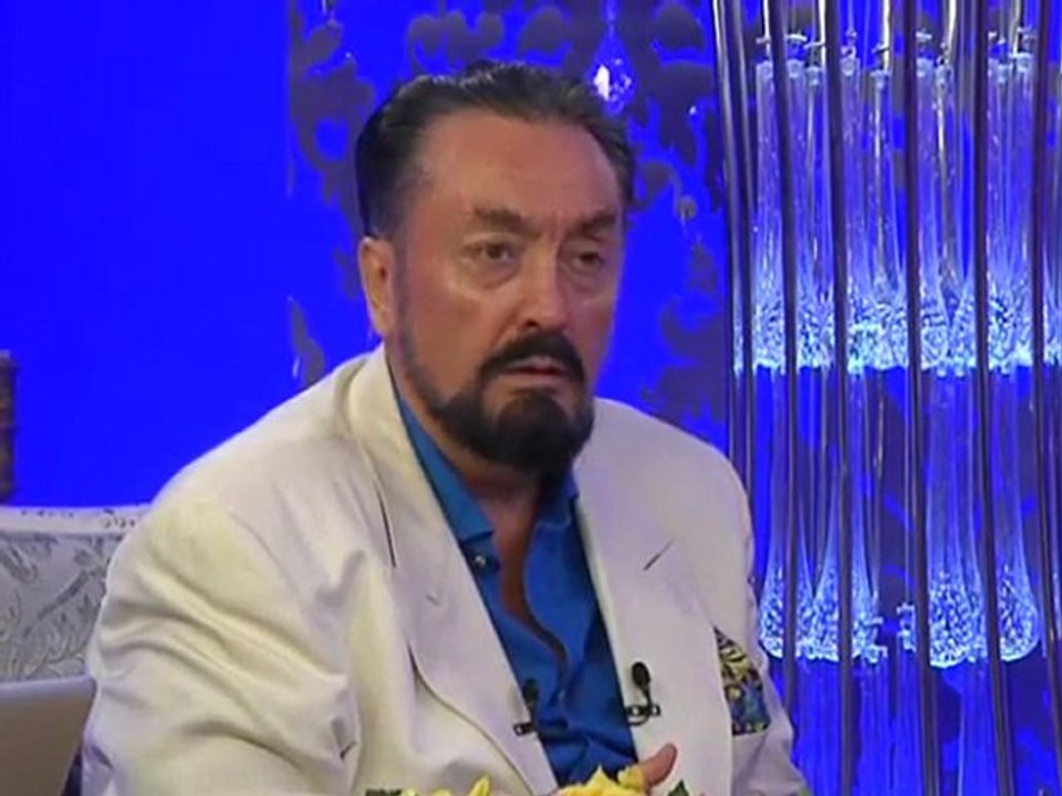 Tüm büyük olayların içerisinde Hz. Hızır (as) vardır. Şu anda da Hz. Mehdi (as)'ın ve Hz. İsa (as)'ın yolunu açıyor.