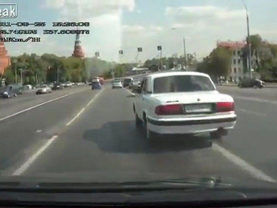 Fahrer verlor die Kontrolle über den Mini Cooper machte einen Crash