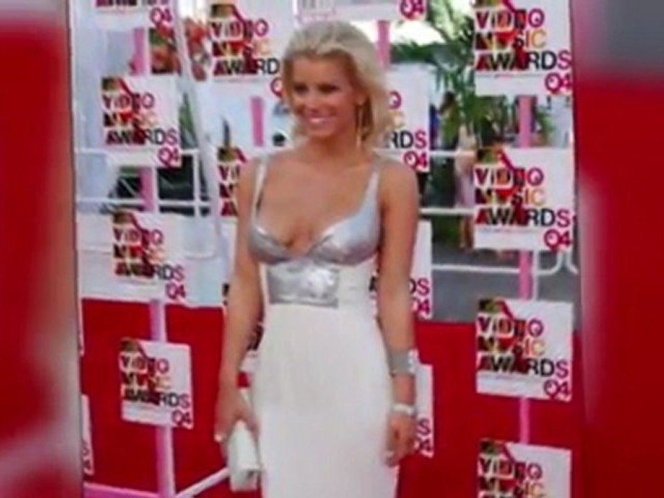 Jessica Simpson songerait-elle à se faire réduire la poitrine ?