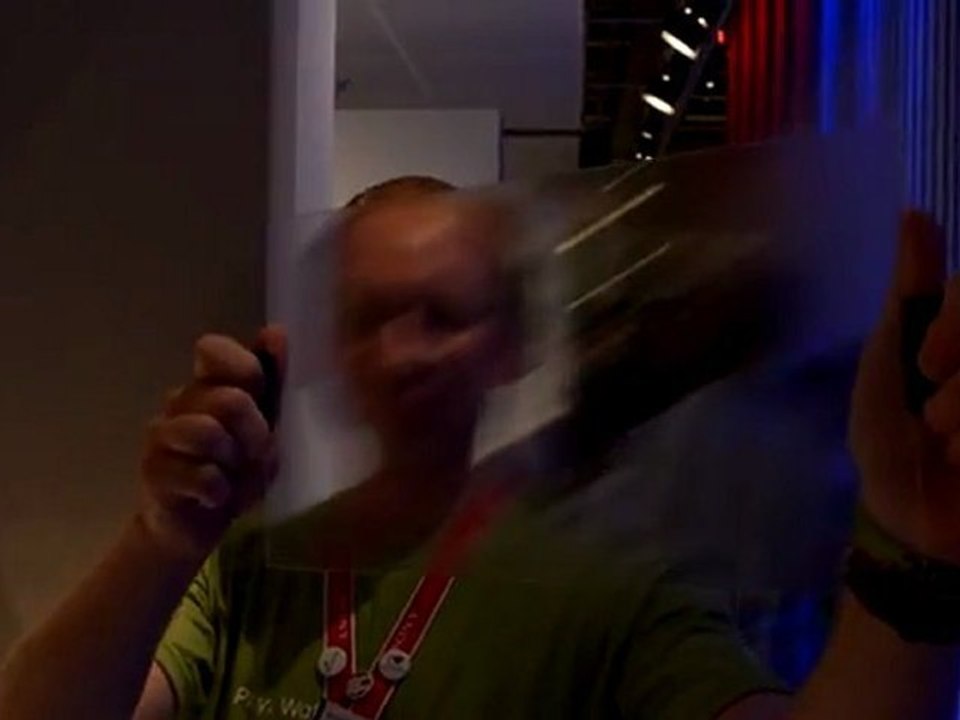 Sony's lenticular sheet for glasses-free 3D