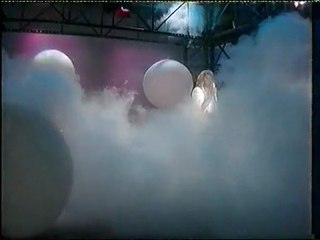 Qui gère la machine à fumée là?