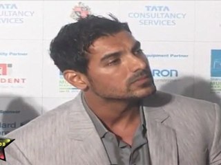 Handsome John At Ninth Mumbai Marathon 2011 Registration