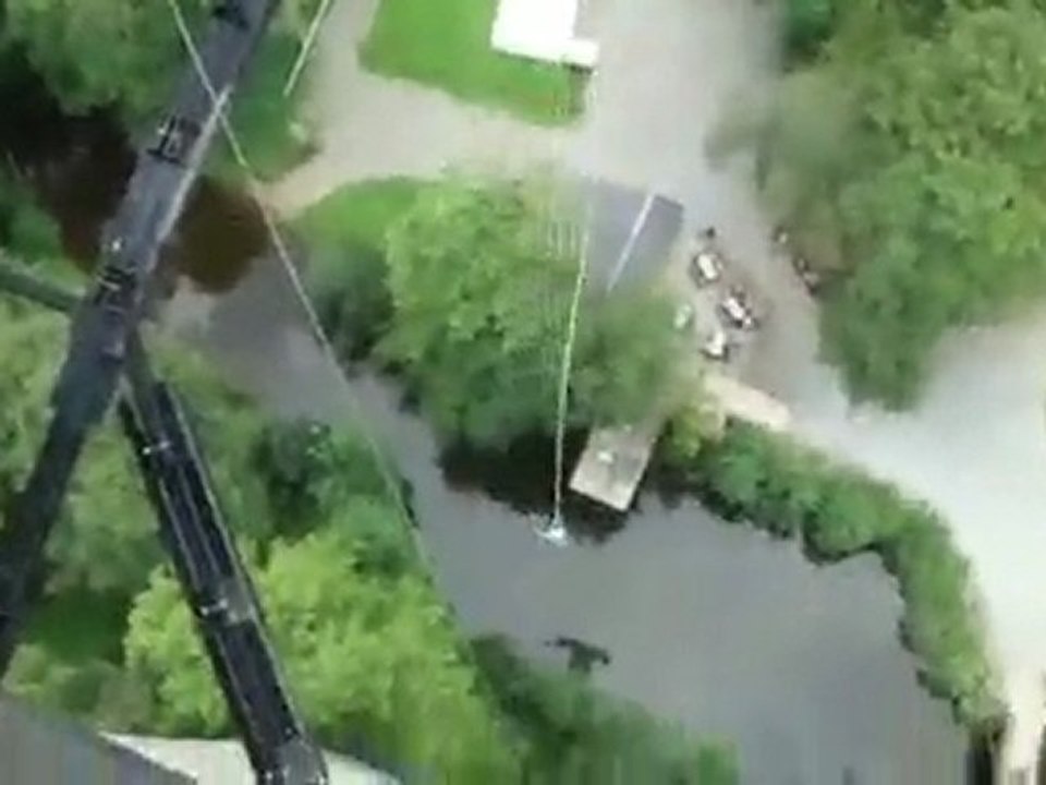 Le saut à l'élastic de Mister Panda