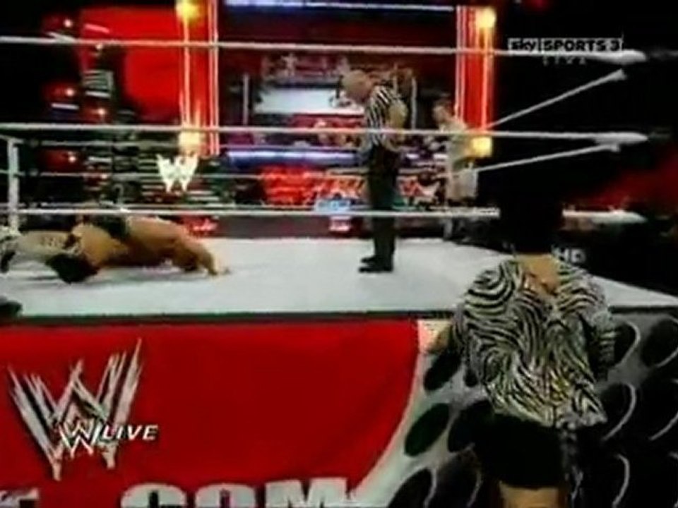 Wrestling Football : RAW Super Show 5/09/2011 :  Main Event