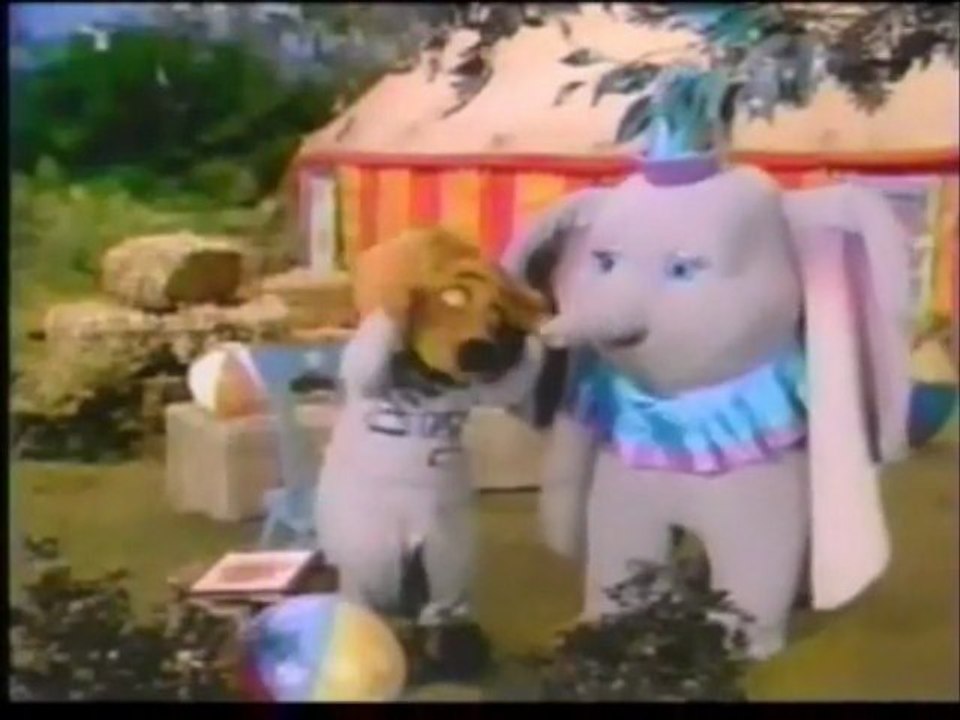 Dumbo's Circus-Winnie The Pooh Theme Song