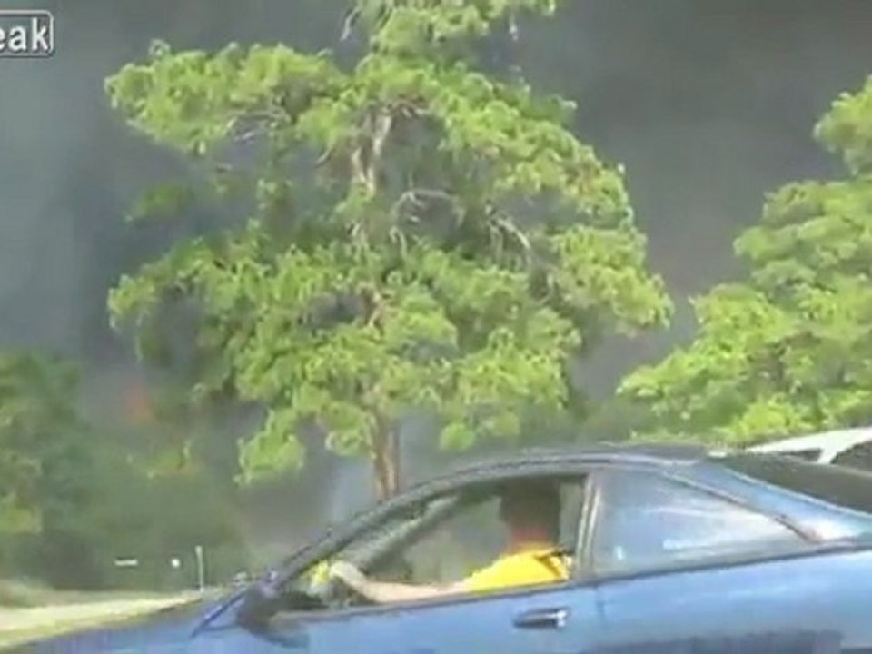 Wildfire Kreuze TX Freeway Senden Autofahrer Flucht