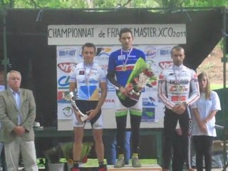 podium et marseillaise championnat de france vtt master 2 2011 chapelle de brain