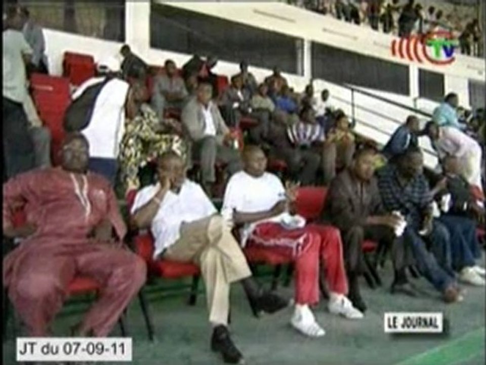 Matchs aller  des demi-finales du championnat national de football