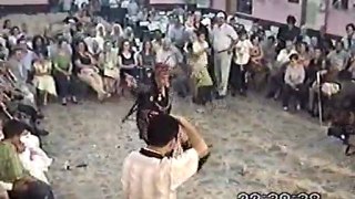 Cengiz Tamkan,Zeybek oyunu Harmandalı böyle oynanır.