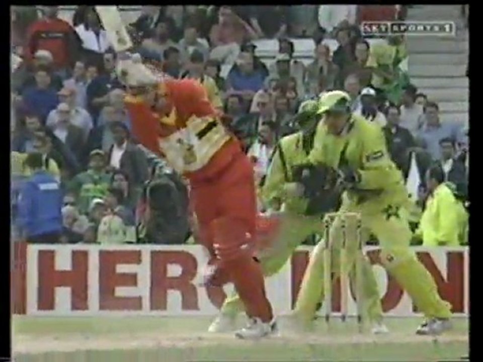 Saqlan Mushtaq Hattrick v Zimbabwe 1999 WC
