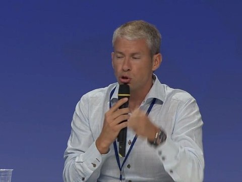 UMP - Franck Riester - Plénière sur la défense 2/2