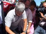 Nichi Vendola - La firma per il referendum per l'abolizione del porcellum