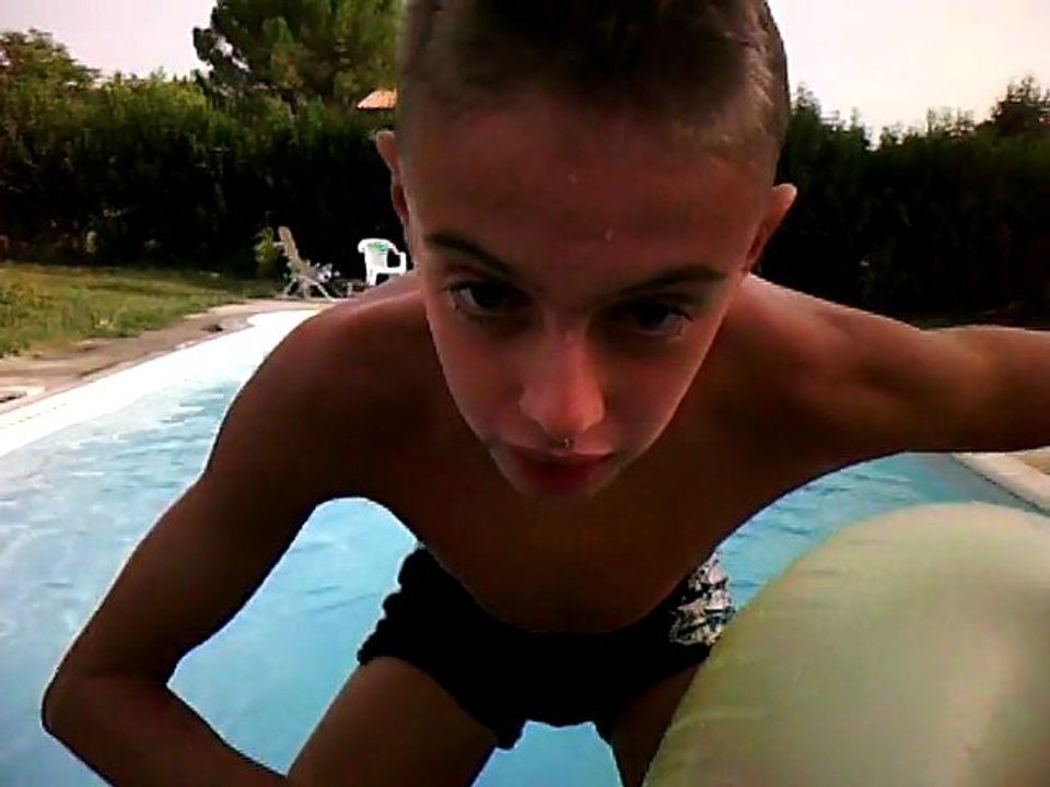 Plonger dans une bouée