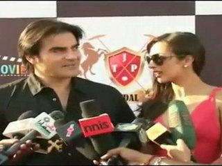 Hot Malaika Arora & Arbaz Khan At Team Jindal Apolo Racecourse