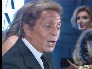 Homenaje al gran diseñador Valentin, sinónimo de elegancia y distinción