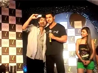 VDot Van Huesen Announces John Abraham